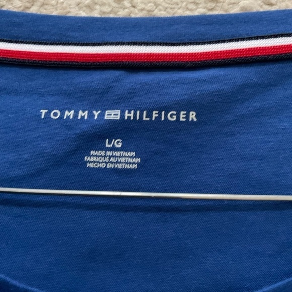 TOMMY HILFIGER WOMEN'S CREW NECK RHINESTONE EMBELLISHED T-SHIRT BLUE - Picture 7 of 8